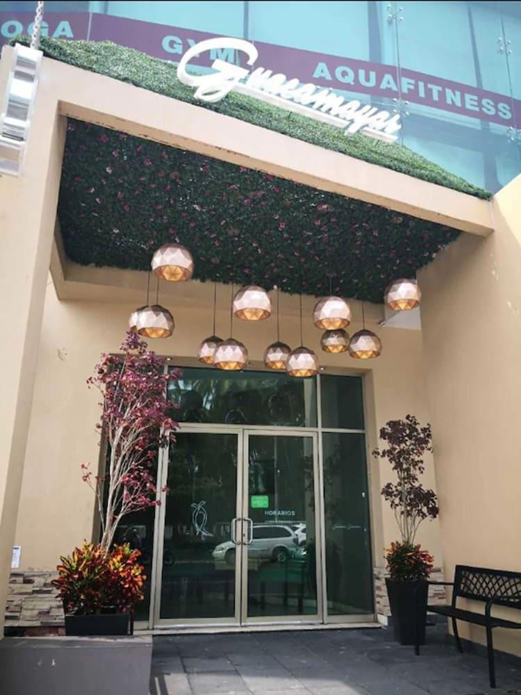 Maria Isabel Colima Hotel Exterior photo